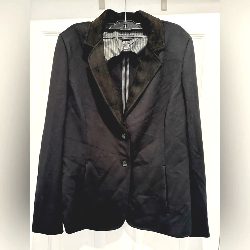 Olsen Europe suede style black blazer neckline buttons office party cocktail 12